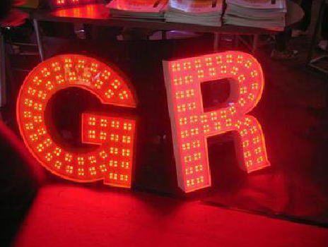 渠县LED发光字常见的安装误区。